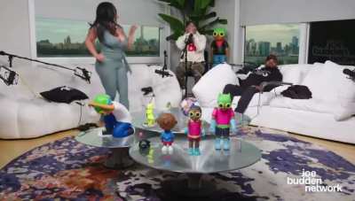 Mel‼️ Don’t lose your leverage. Sasha is salsa dancing in a sheer bodysuit. Get back to the pod now Mel 😂