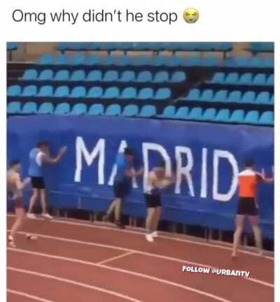 Niggas that talk about “fuck a fan contest” be like