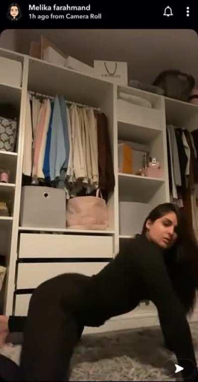 Newest Snapchat video of mel twerking 🍑
