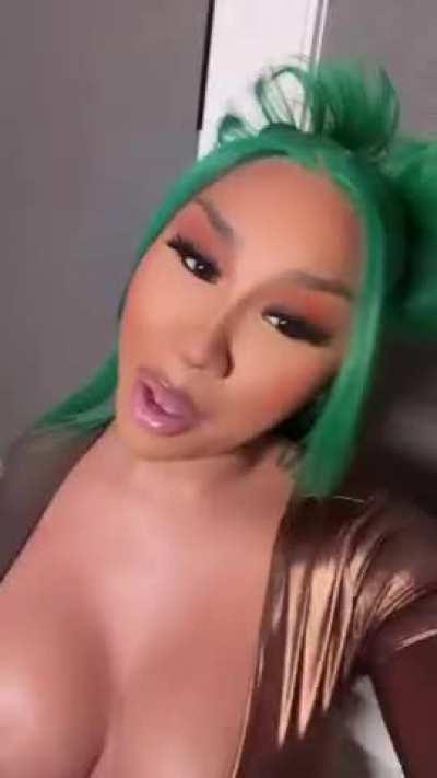 She make it look easy 💃