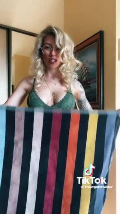 Snow Anna (@snowgolow)