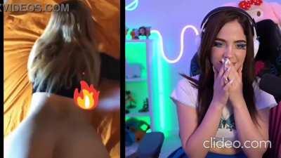 Staryuuki reaccionando a Ari ofreciendo sus servicios y atendiendo a un cliente mientras el cornudo de Juan la llama. Lo estara considerando.