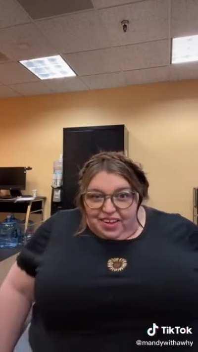 When she bends her wrist she looks like an amputee. I can't unsee it...