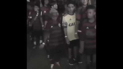 Deu trabalho para uma catabimba pra fazer isso pq fiz pelo cell :V