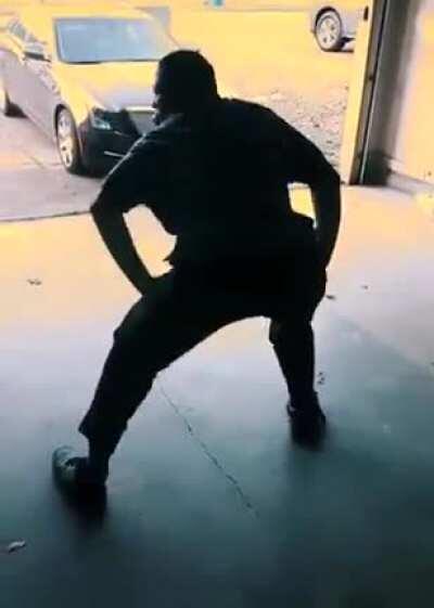 Unc still tryna make a twerk team🙄He annoying fr..