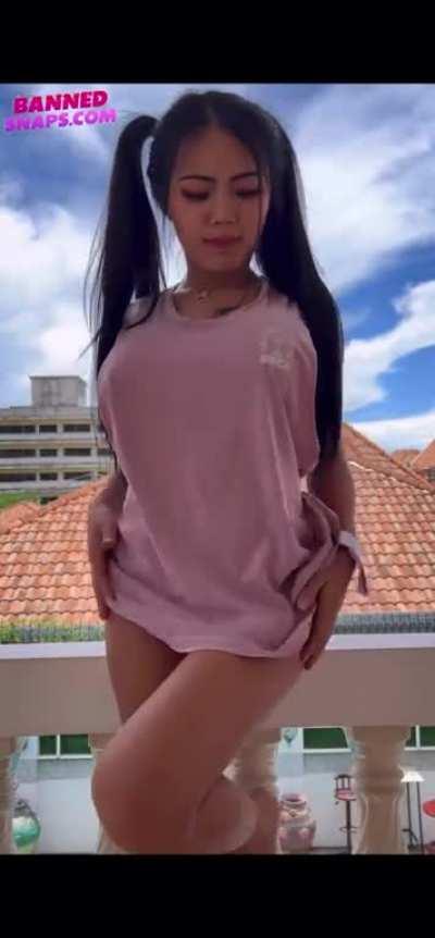 Praew Asian lil booty