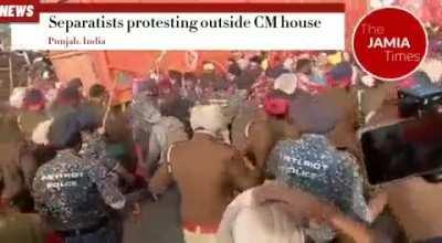 Police with sticks, charges towards protestors