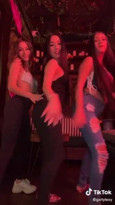 Her body is so hot 🥵