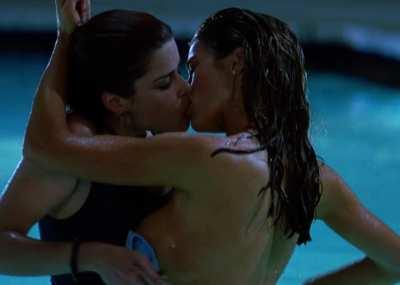 Neve Campbell & Denise Richards