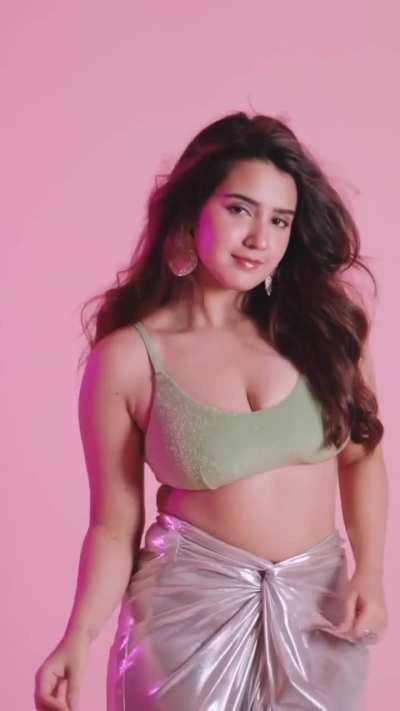 Roshni Walia 