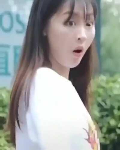 Don't mind me I'm just gonna share random videos I found on my phone #30