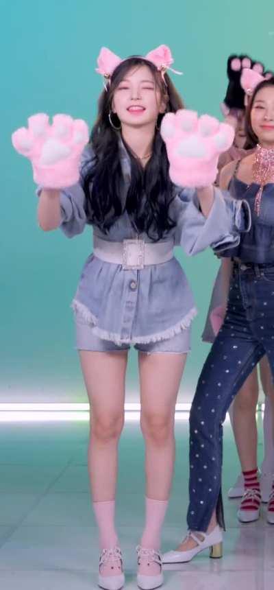 dat little tail wag at the end~ 🐱 💖