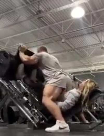 Mãozinha na academia