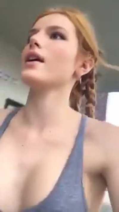 Bella's bouncing boobies [MIC]