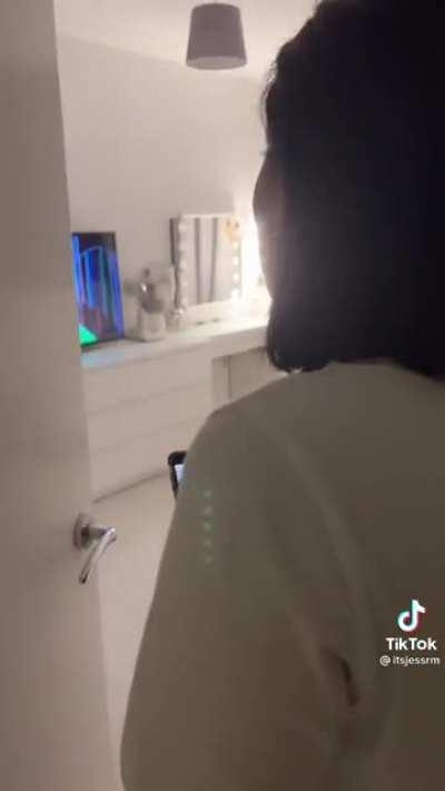 Never thought I'd hear the day... Tagalog with a British accent...