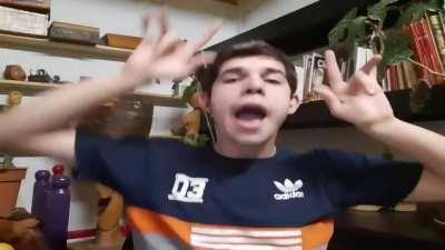 elerny siendo elerny