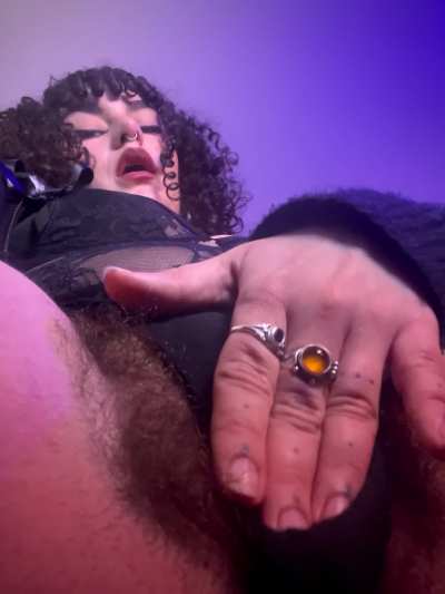 pull my panties to the side and eat it