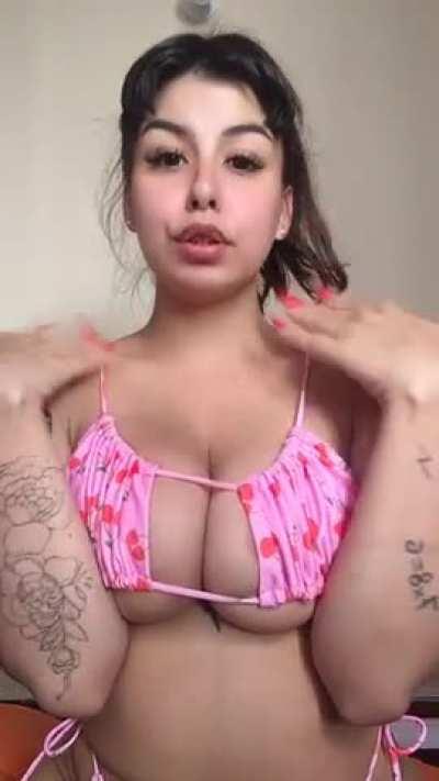 Hello daddies, how are you? I hope you have a nice day, I leave you a gift with much affection