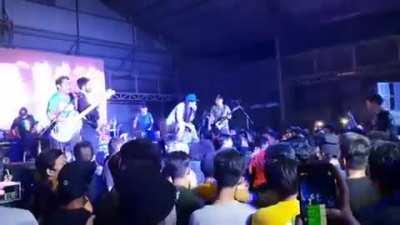 Gawin ko tong yearbook quote xD