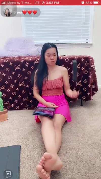 @shealenny was live from Feet 👣 Friday!!