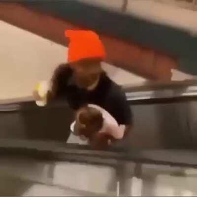 Çocuk öldü amk 😳😱😵😨