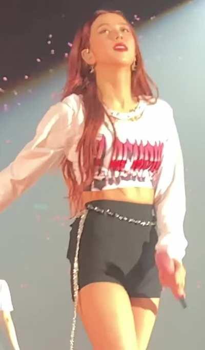 I’d tease her cameltoe so bad 🤤