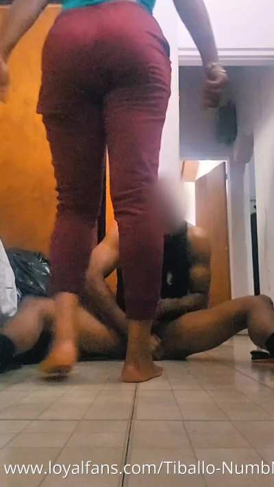 Now that's a soccer Kick! These type of women have no problem going full force on a pair of Testicles 🦶🏾🍒 !! Click link in bio for more!!!