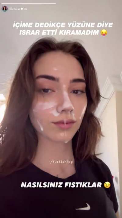 RoseHeus (Begüm Gül Karakoyun) - Instagram Story
