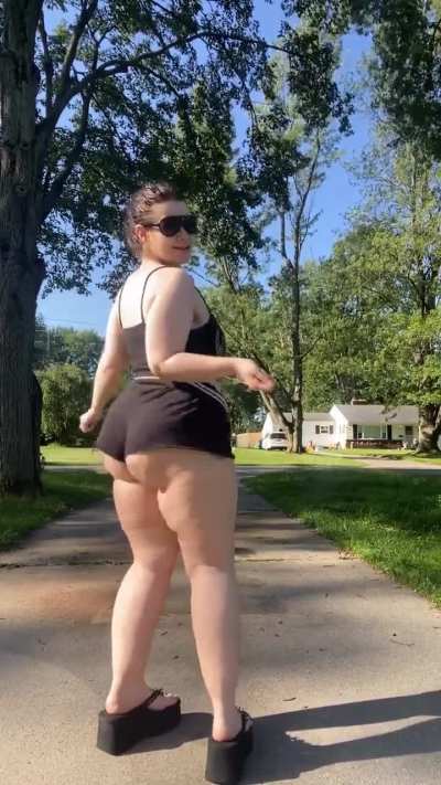 Juicy ass ❤️🥰
