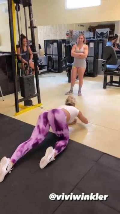 Vivi Winkler leaving me bedroom