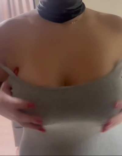 البز اللبناني الاصيل 🫣 lebanese titty reveal