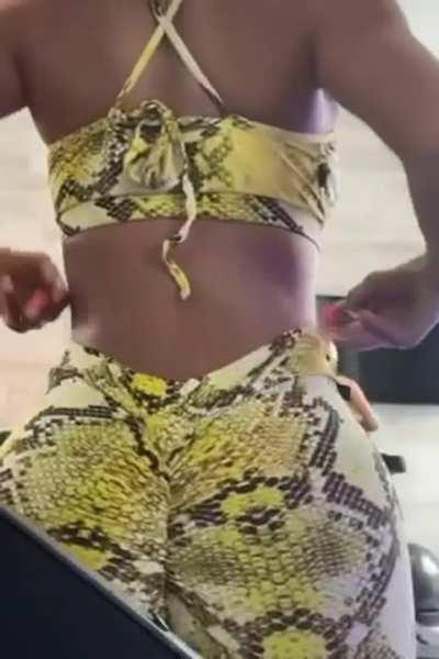 Kylie Jenner ass jiggle