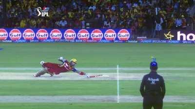 DJ Bravo's amazing leaping catch and throw to run Kohli out in 2015