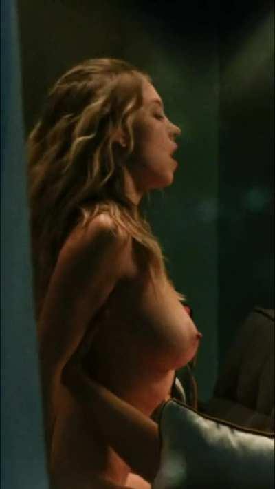 What a dream it would be for Sydney Sweeney to ride me.