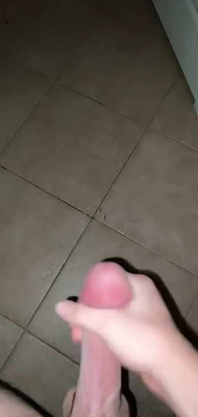 Wanted to say thanks to everyone who supports me and my penis! So here’s a cumshot! DM me if u want!