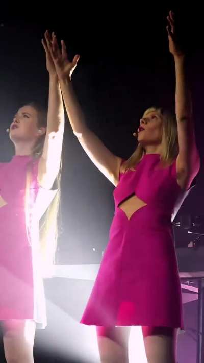 @tomora with @amalieholtkleive at their world debut in @newcenturymcr Manchester, March 25, 2026.

🎥 @anarematxa_