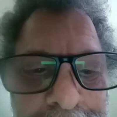 Velho alucinado falando de Fortnite