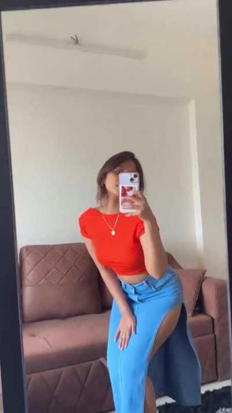 Sakshi vind showing bra