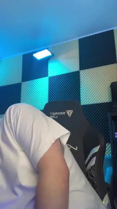 Duuuuu wurdest gefickt.