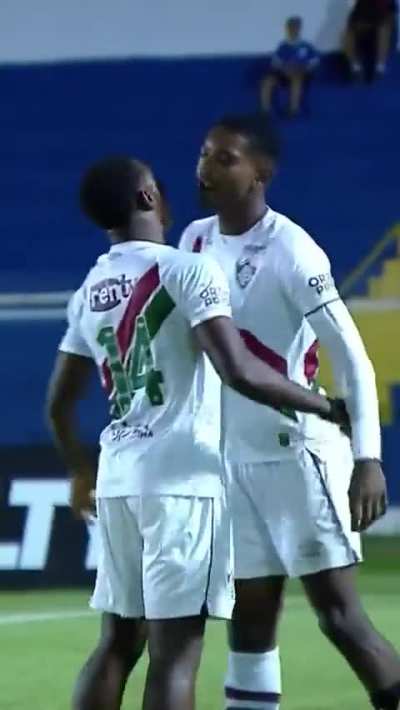 E o zagueiro do Fluminense na Copinha que mandou um Usain Bolt