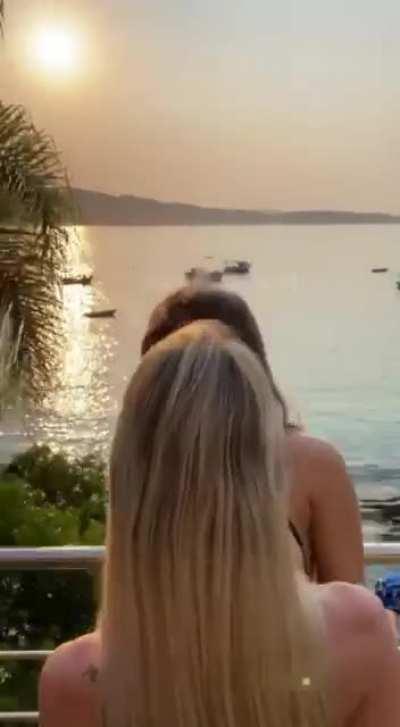 Maikelly Muhl com as amigas