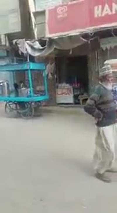 Chad pakistani uncle not giving fucks about police