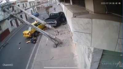 Elderly couple mowed down by drunk driver (July 24, Ecuador)