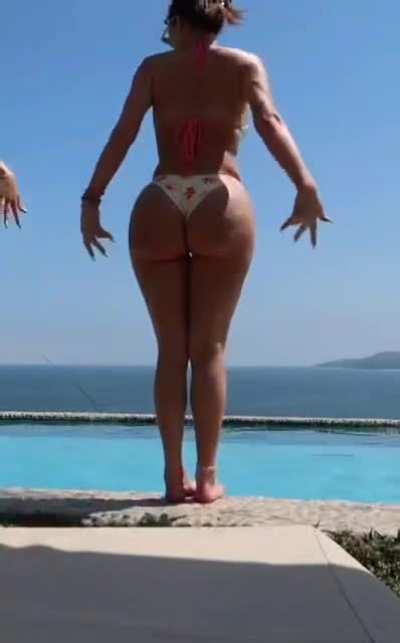 That Ass gets me everytime