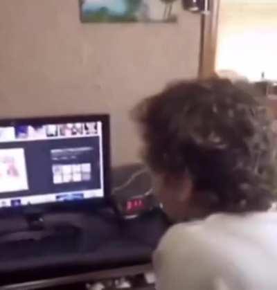 The Weeb experience (sound ✓)