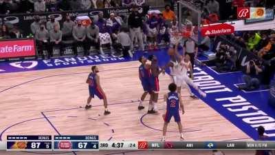 [Highlight] Devin Booker with the monster putback slam