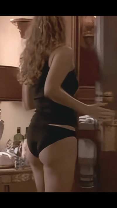 Elizabeth Berkley - Moving Malcolm (2003)