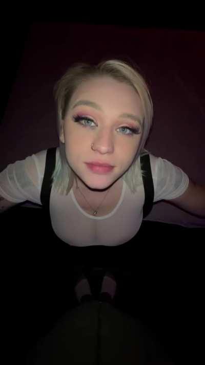 [discord, reddit] 18 M beta cuck looking for bull to humiliate me, force me to share irls, perform degrading tasks, change my wallpaper, etc