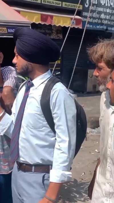 Hamare Bacho KO Kaha Lehjaye🗣️ (serious)