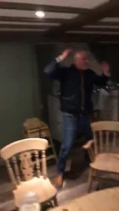 Por eso los hombres viven menos que las mujeres